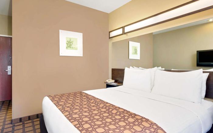 Microtel by Wyndham Perry National Fairground Area I-75