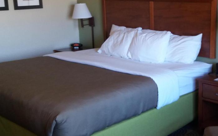 AmericInn by Wyndham Kewanee