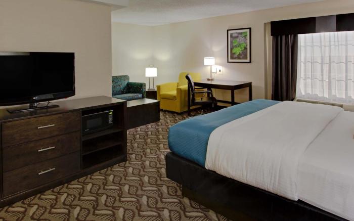 La Quinta Inn & Suites by Wyndham Springfield MA