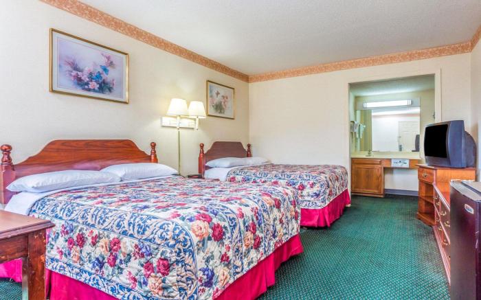 Days Inn by Wyndham Cornelia