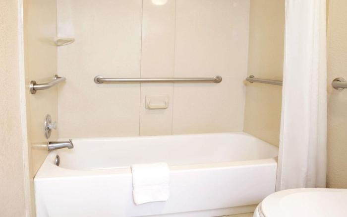 Quality Inn & Suites Orlando East - UFC Area