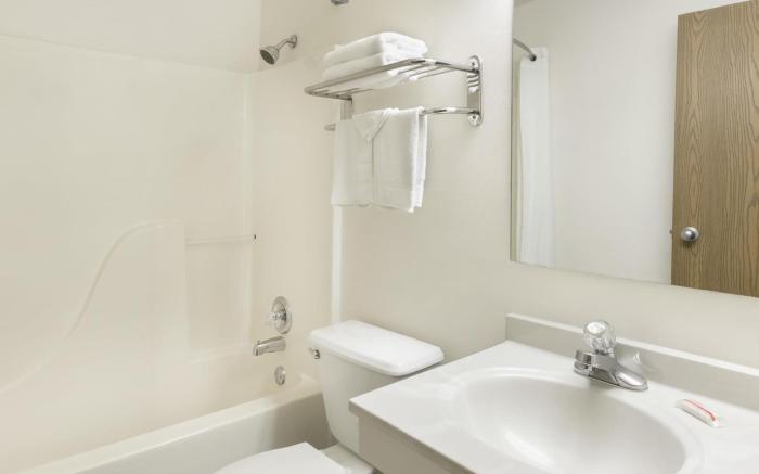 Super 8 By Wyndham Grapevine/Dfw Airport Northwest