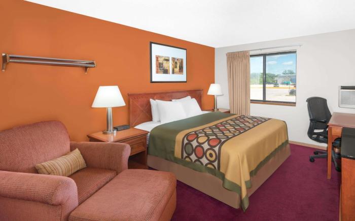 Super 8 By Wyndham Algona