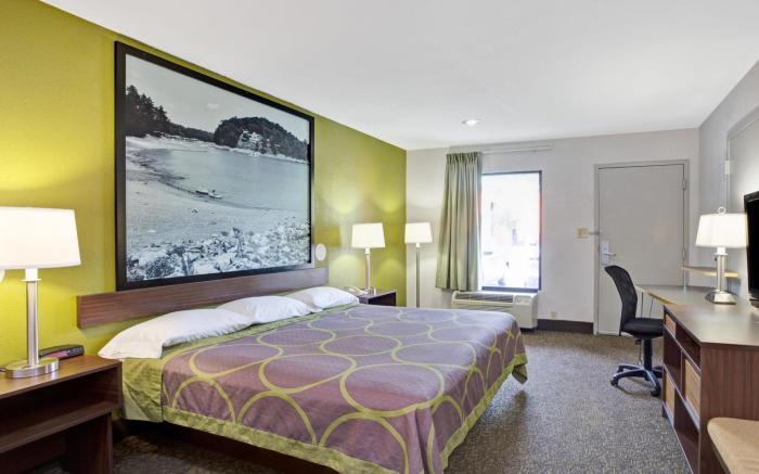Super 8 By Wyndham Gainesville