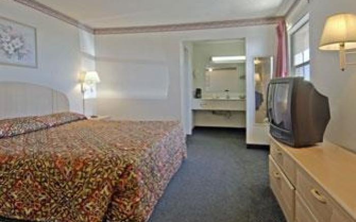 Super 8 by Wyndham Wichita Falls