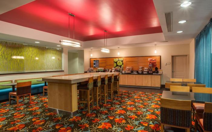 La Quinta Inn & Suites by Wyndham Starkville at MSU