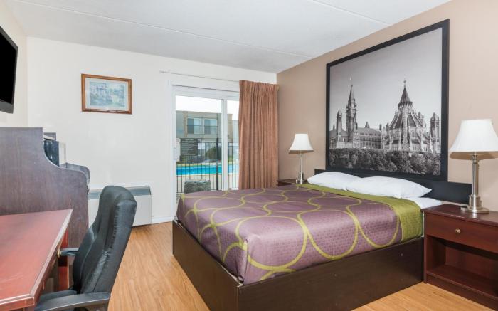 Super 8 By Wyndham Cambridge/Kitchener/Waterloo Area