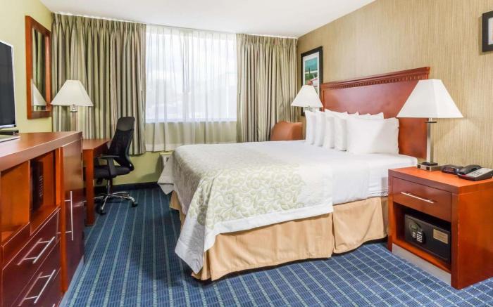 Days Inn by Wyndham Windsor Locks / Bradley Intl Airport