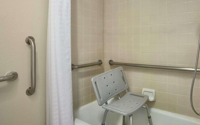 Travelodge by Wyndham Lemoore Near Naval Air Station