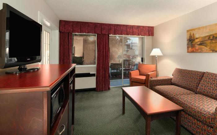 Travelodge by Wyndham Nanaimo