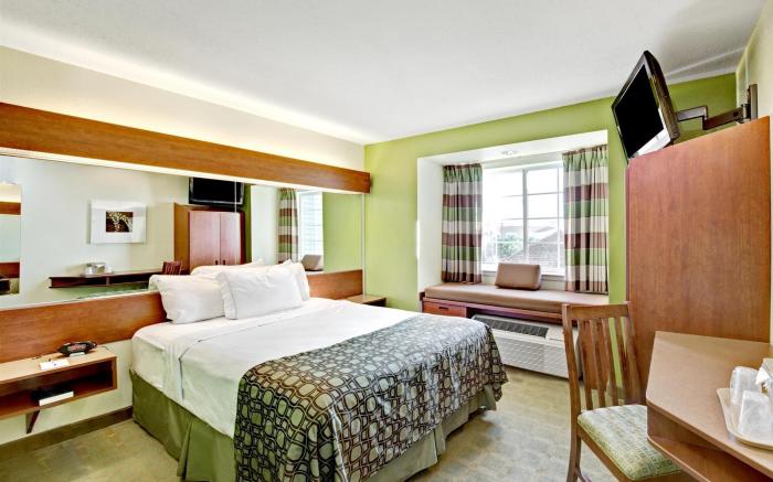 Super 8 by Wyndham San Antonio Airport North