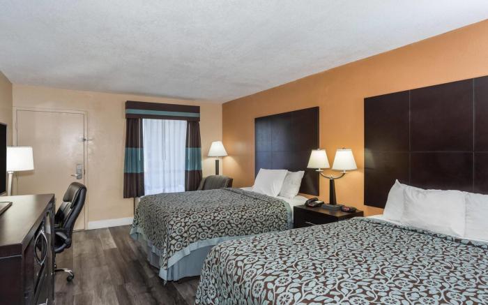 Days Inn by Wyndham Sarasota Bay