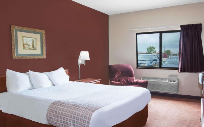 Super 8 By Wyndham Mason City