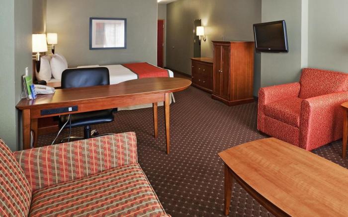 La Quinta Inn & Suites by Wyndham Olathe