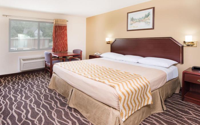 Travelodge by Wyndham Terre Haute