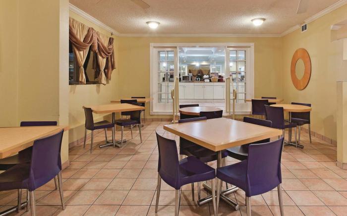 La Quinta Inn by Wyndham West Palm Beach - Florida Turnpike