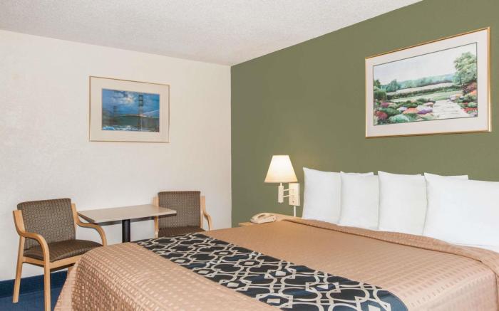 Travelodge by Wyndham Los Banos CA