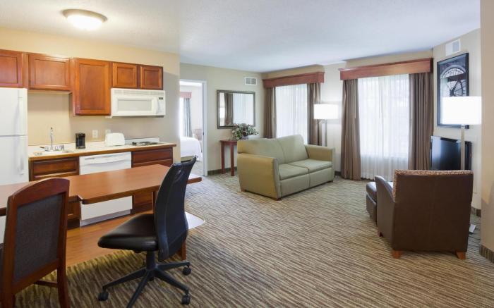 GrandStay Residential Suites Hotel - Eau Claire