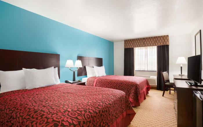 Days Inn & Suites by Wyndham Conroe North
