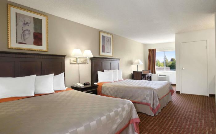 Days Inn & Suites by Wyndham Rancho Cordova
