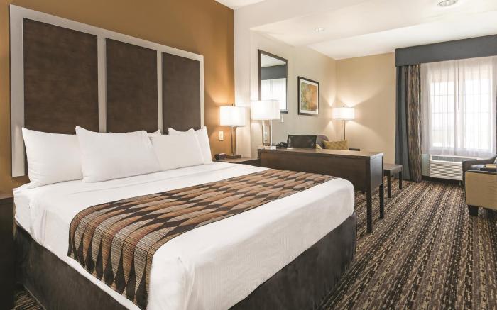 La Quinta Inn & Suites by Wyndham Gonzales TX