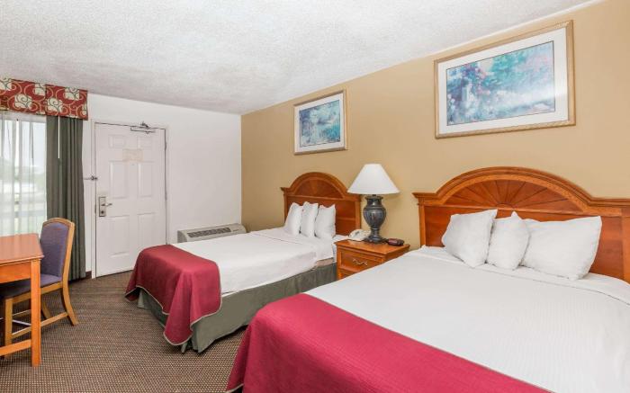 Days Inn by Wyndham Des Moines-West Clive