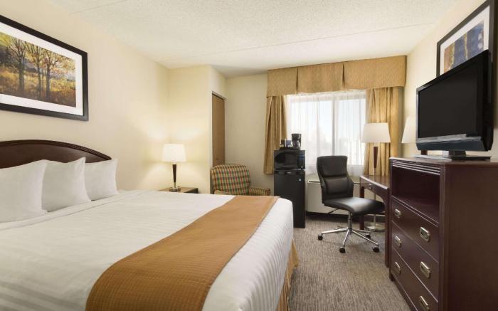 Travelodge by Wyndham Edmonton South
