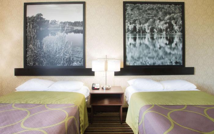 Super 8 By Wyndham Plattsburgh