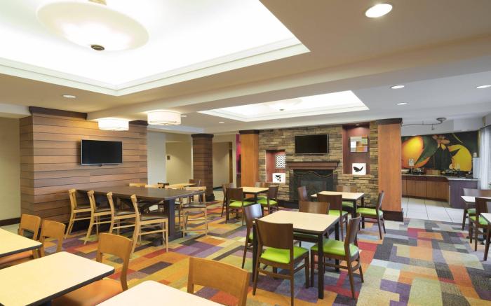 Fairfield Inn & Suites State College