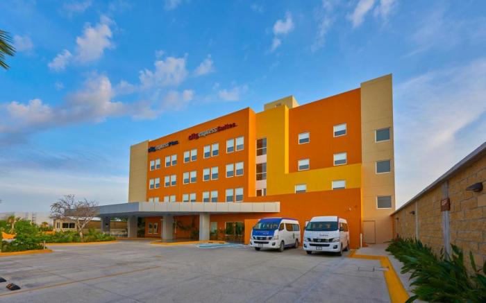 City Express Plus by Marriott Cabo San Lucas
