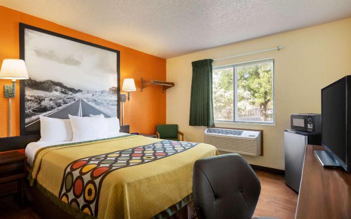 Super 8 By Wyndham Waco University Area