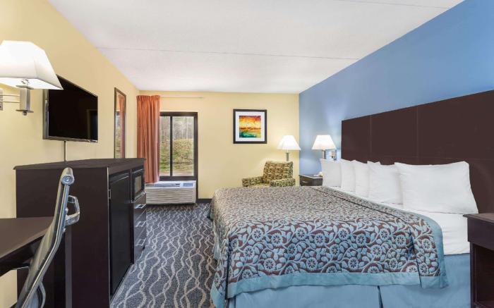 Days Inn & Suites by Wyndham Peachtree Corners/Norcross