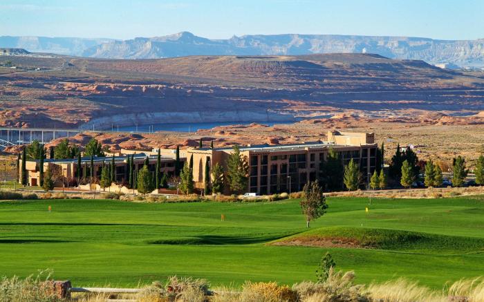 Courtyard Page at Lake Powell
