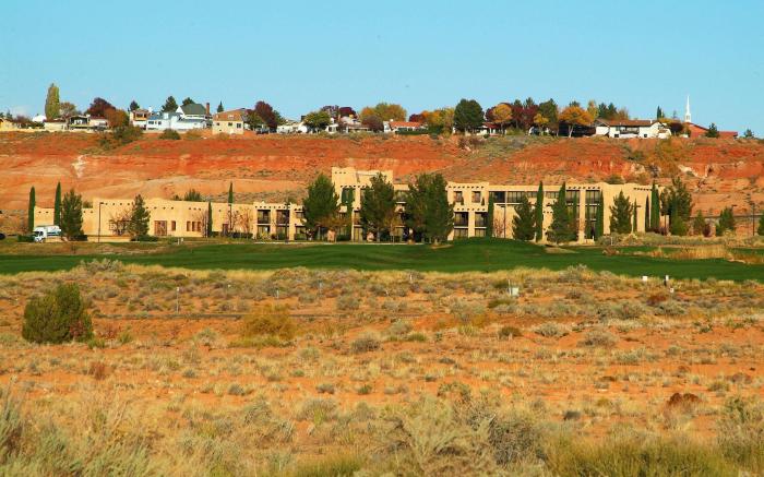 Courtyard Page at Lake Powell