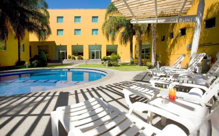 Fiesta Inn Express San Luis Potosí Oriente