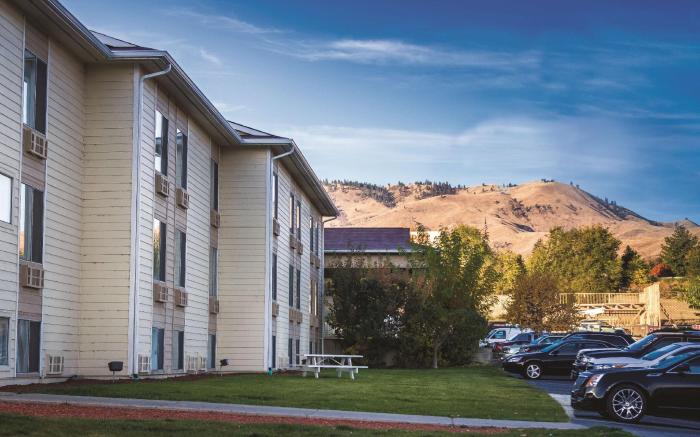 Clarion Pointe Wenatchee