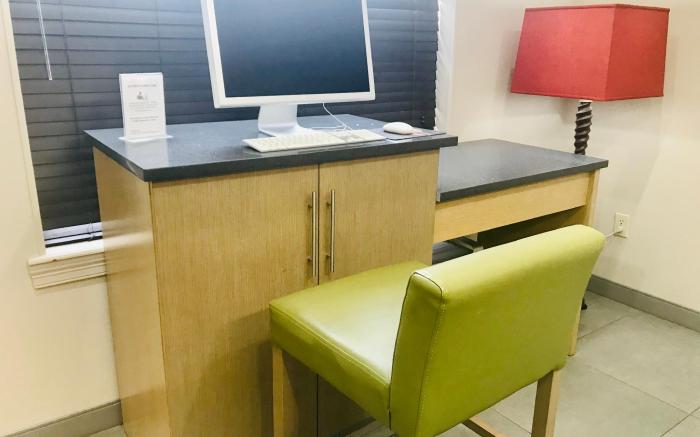 Country Inn & Suites by Radisson, Warner Robins, GA