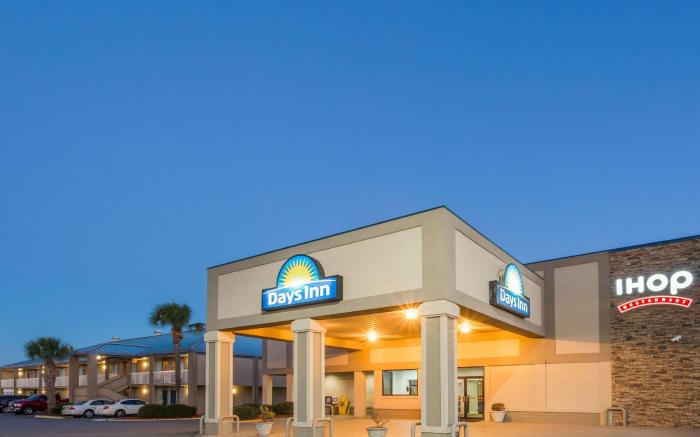 Days Inn by Wyndham Adel I-75