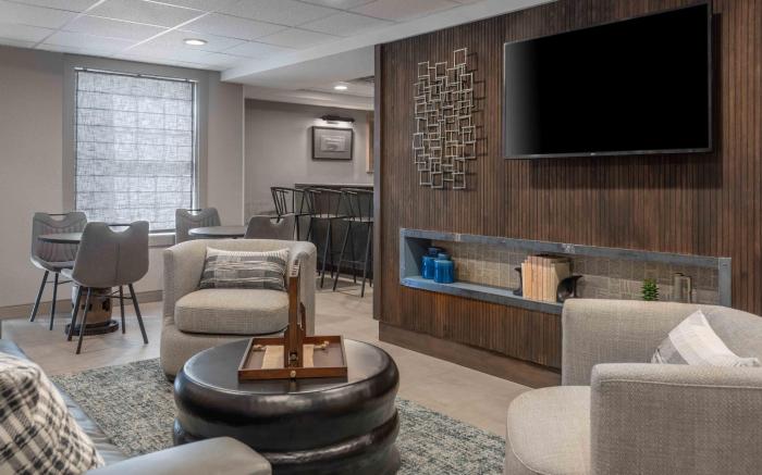 Holiday Inn Express South Burlington Downtown By IHG