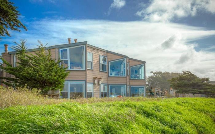 Captain's Inn at Moss Landing