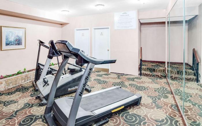 Days Inn by Wyndham Greenville MS