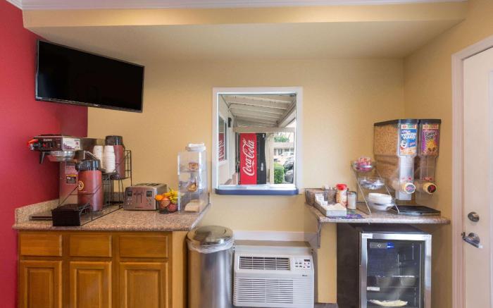 Travelodge by Wyndham Santa Rosa Wine Country