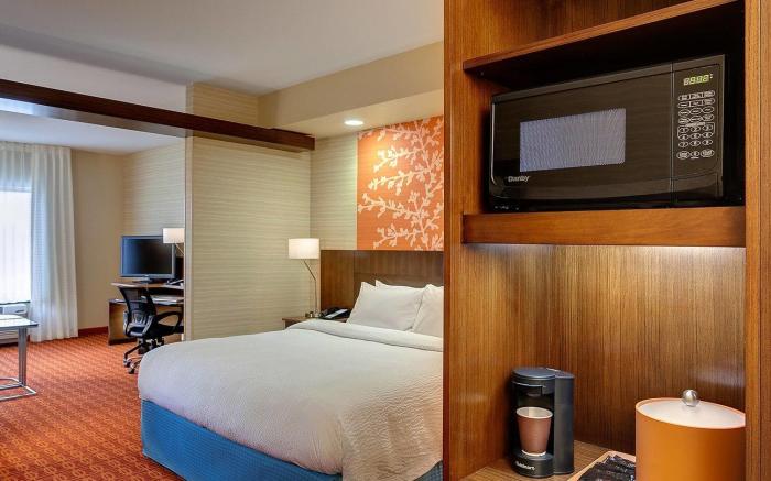 Fairfield by Marriott Inn & Suites Lincoln Airport