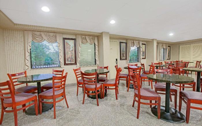 Travelodge by Wyndham Parsippany