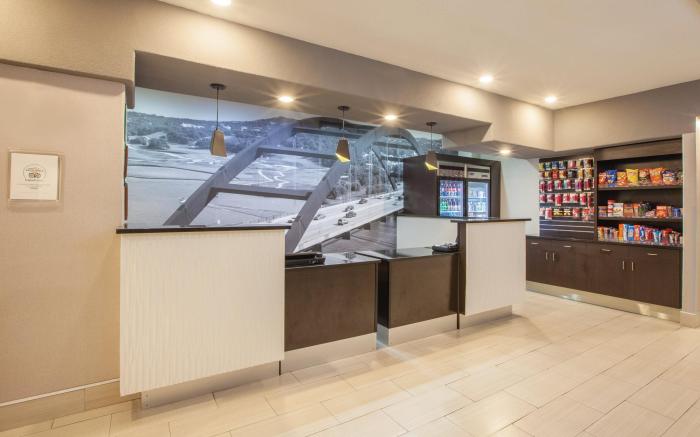 La Quinta Inn & Suites by Wyndham Kyle - Austin South