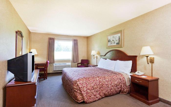 Days Inn & Suites by Wyndham Wynne