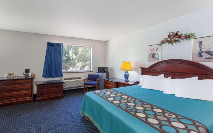 Super 8 By Wyndham Selma/Fresno Area