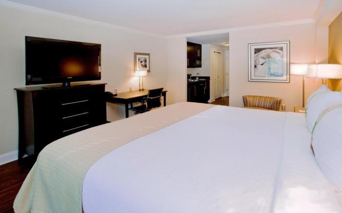Holiday Inn Macon North By IHG