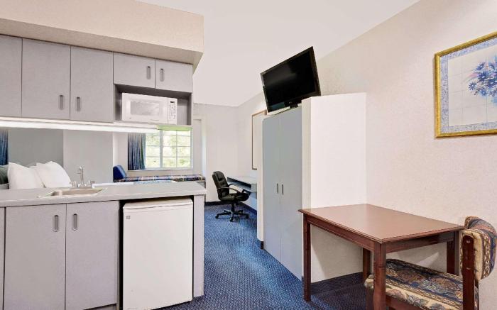 Microtel Inn & Suites by Wyndham Hagerstown by I-81