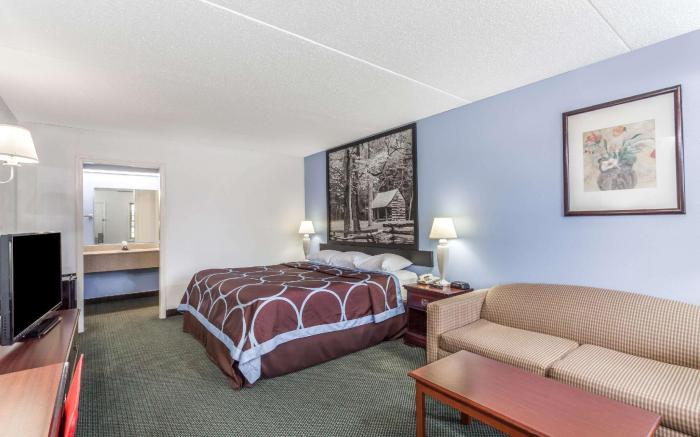 Super 8 By Wyndham Kingston